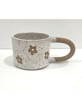 Ceramic Daisy Wide Loop Handle Coffee Mug Speckled Floral Design Beige White